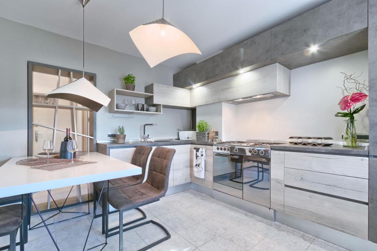 Modern Oasis Apartment 普拉 外观 照片