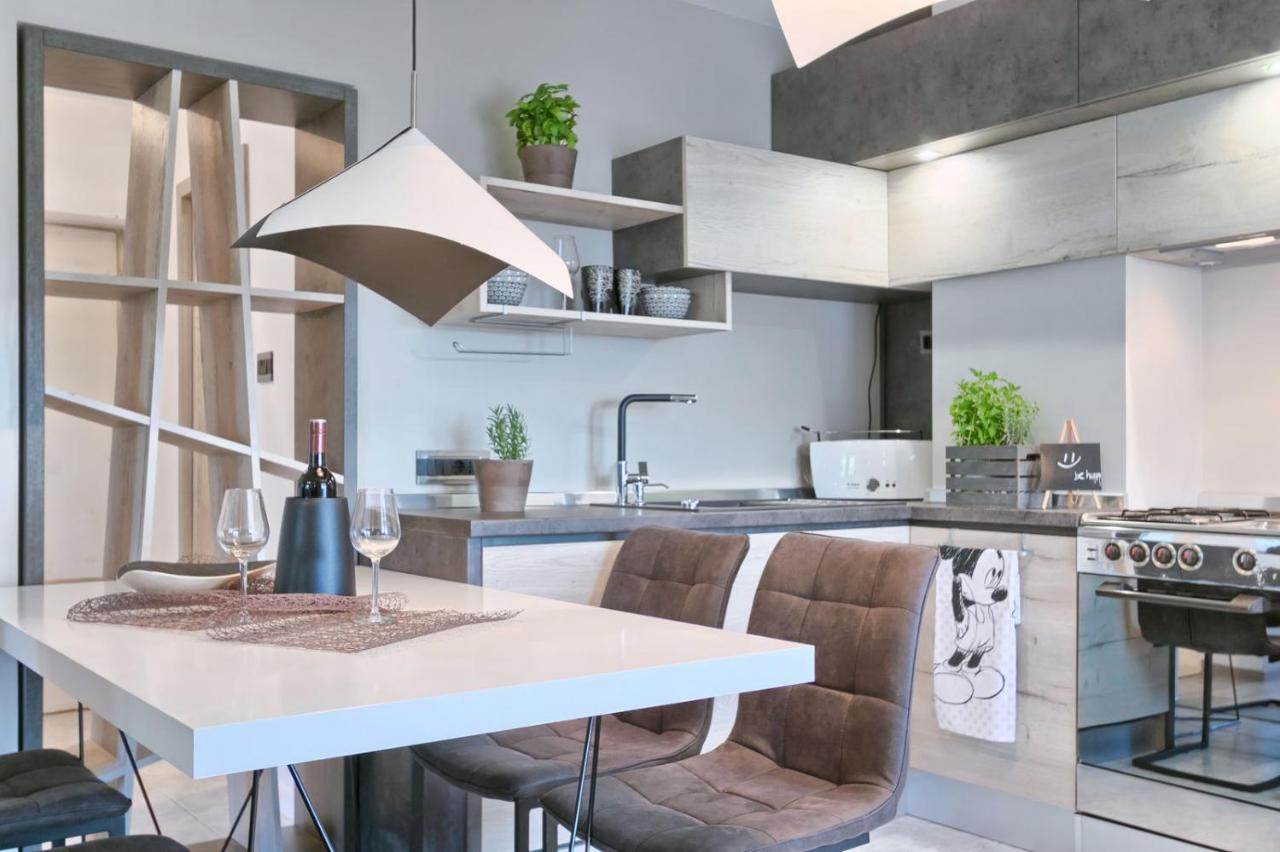 Modern Oasis Apartment 普拉 外观 照片