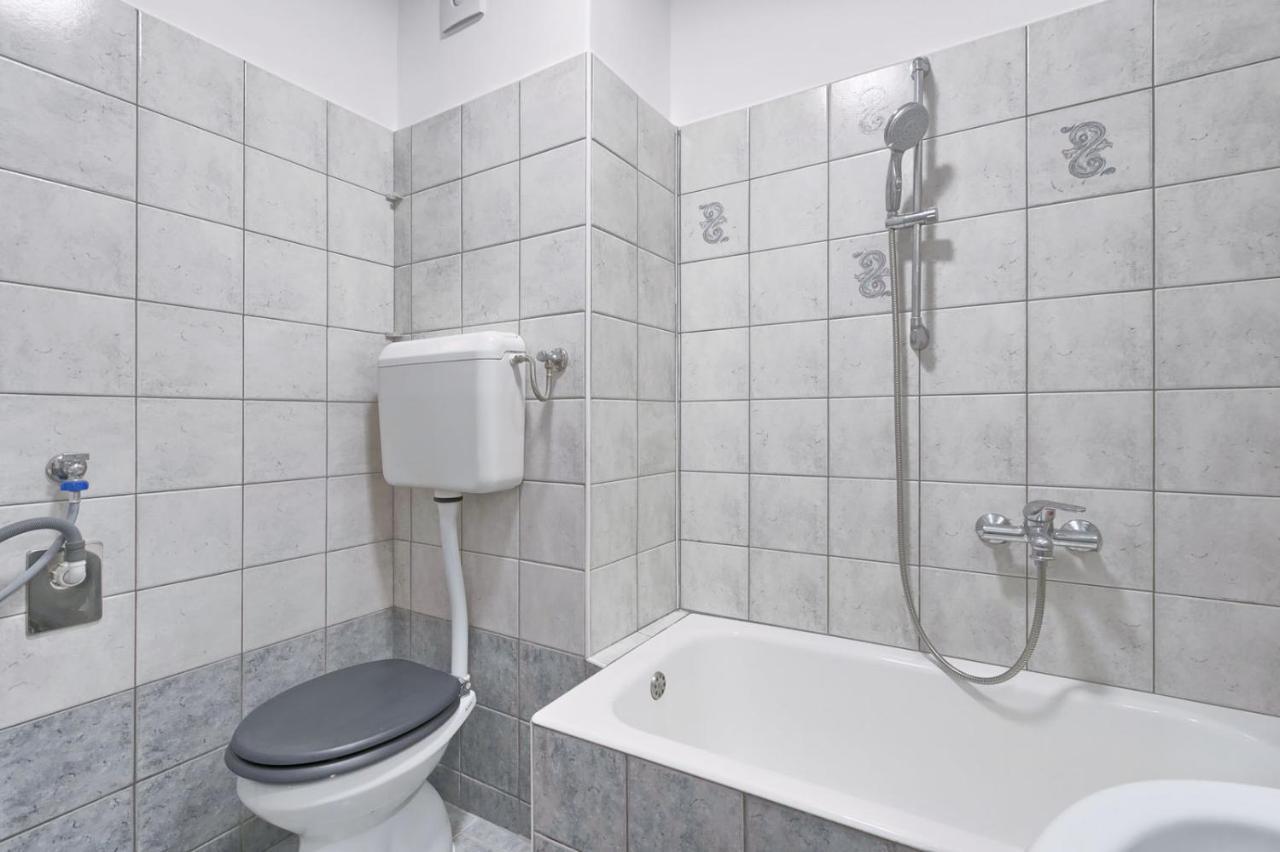 Modern Oasis Apartment 普拉 外观 照片