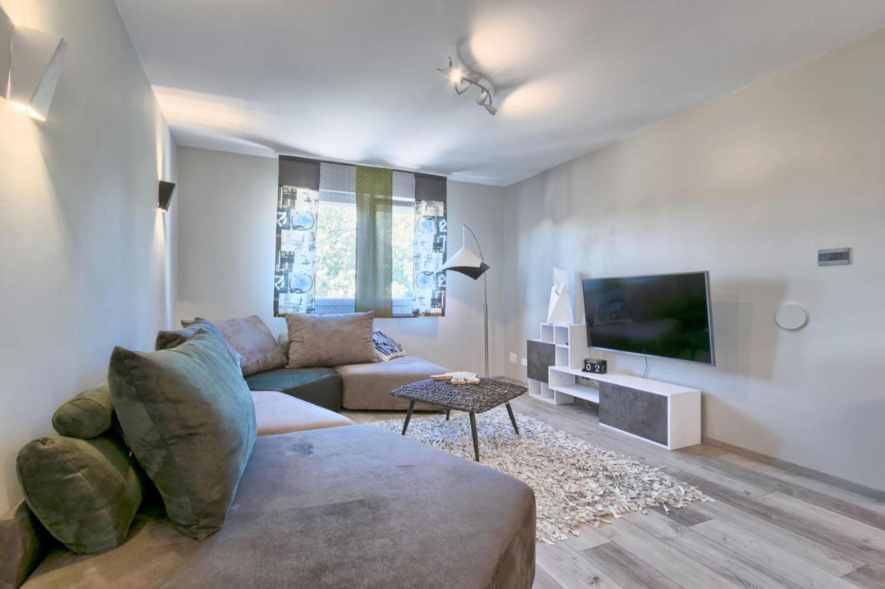 Modern Oasis Apartment 普拉 外观 照片